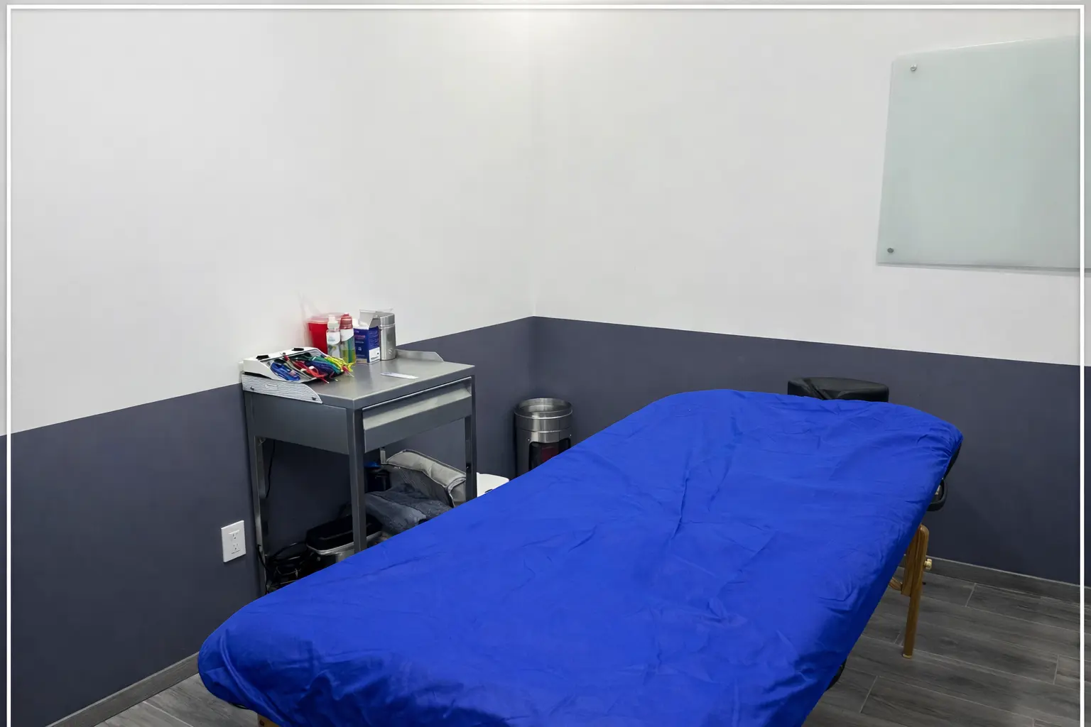 Sala de fisioterapia y terapias físicas Dolorfin Galerías Monterrey – Vista Hermosa